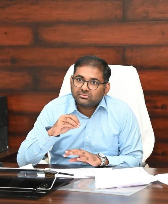 నెల 17న పెద్దపల్లిలో భారీ ఉద్యోగ మేళా నిర్వహణ: జిల్లా కలెక్టర్ కోయ శ్రీ హర్ష